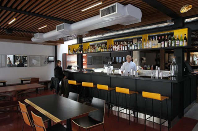RESTAURANTE / TUJU