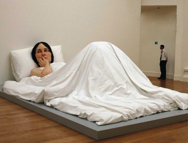 ron_mueck_mulher-rita_heroina