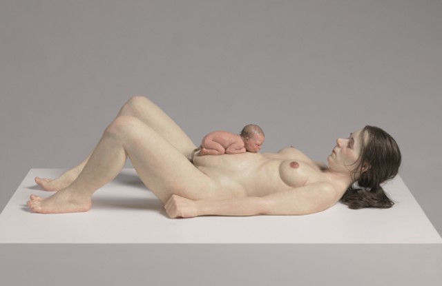 ron_mueck_mulher_e_bebe-rita_heroina