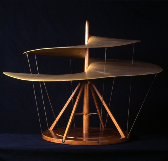 parafuso_aereo-leonardo_da_vinci-rita_heroina