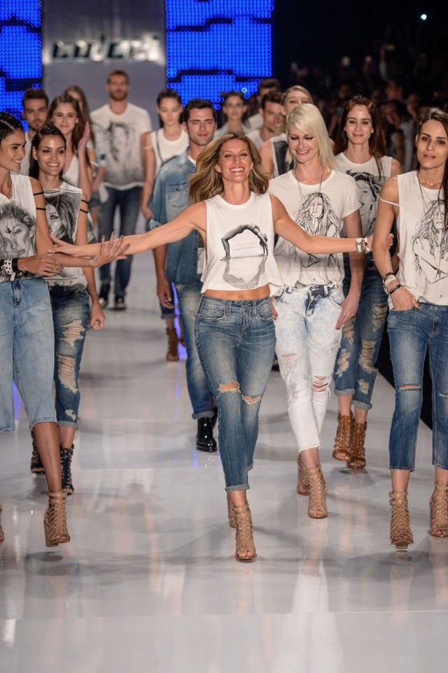 desfile_despedida_fgisele-rita_heroina