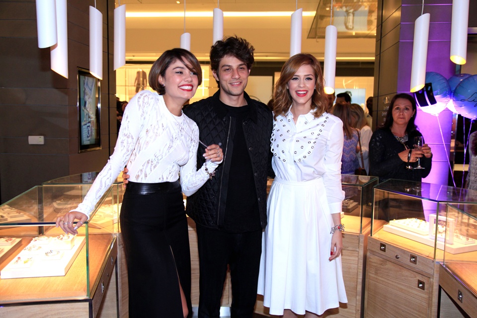 sophie_charlotte_chay_suede_e_sophia_abrahao_vivara3-rita_heroina