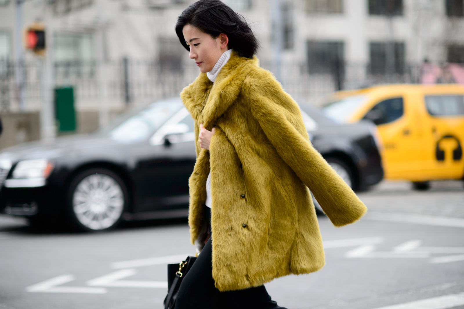 nyfw_tendencias-casaco_pele_fake_colorido-street_style-rita_heroina_5291